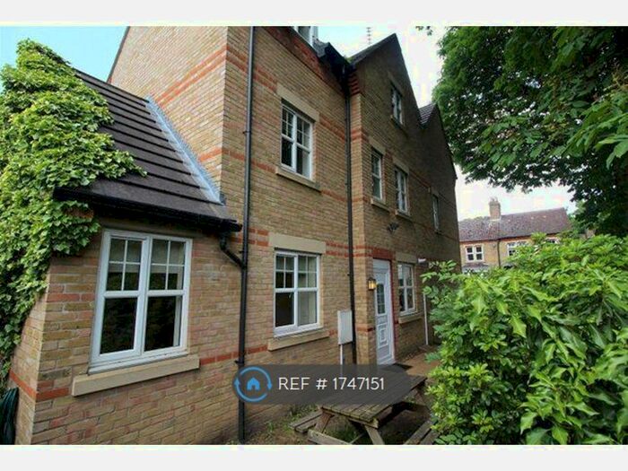 4 Bedroom Semi-Detached House To Rent In Huntly Grove, Peterborough, PE1