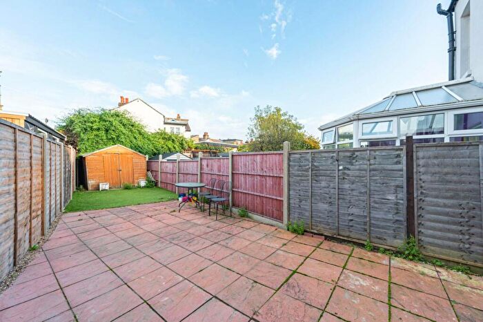 4 Bedroom Semi-Detached House To Rent In Bromley Gardens, Bromley, BR2