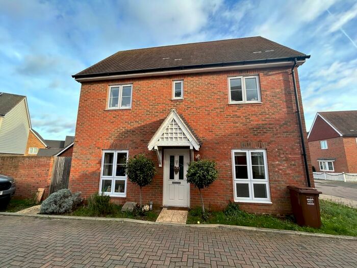 3 Bedroom Semi-Detached House To Rent In Flora Way, Hoo, Rochester, Kent, ME3