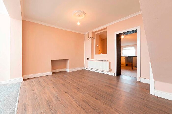 3 Bedroom Terraced House To Rent In Pritchard Street, Treharris, CF46