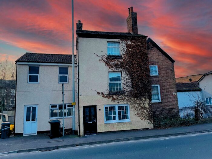 2 Bedroom Flat To Rent In Upper High Street, Taunton, TA1