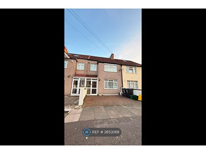 3 Bedroom Terraced House To Rent In Longthornton Road, London, SW16
