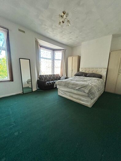 2 Bedroom Flat To Rent In St. Mary's Road, London, E13