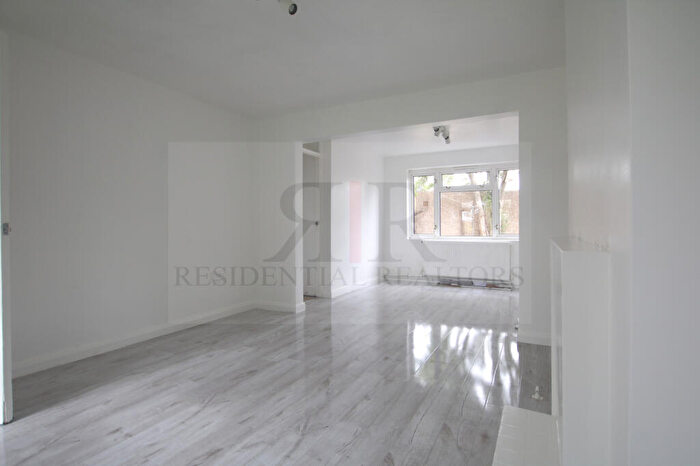 3 Bedroom Terraced House To Rent In Colin Crescent, NW9