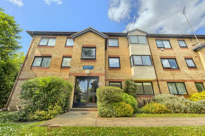 2 Bedroom Flat To Rent In Brook Court, Green Pond Road, Walthamstow, London, E17