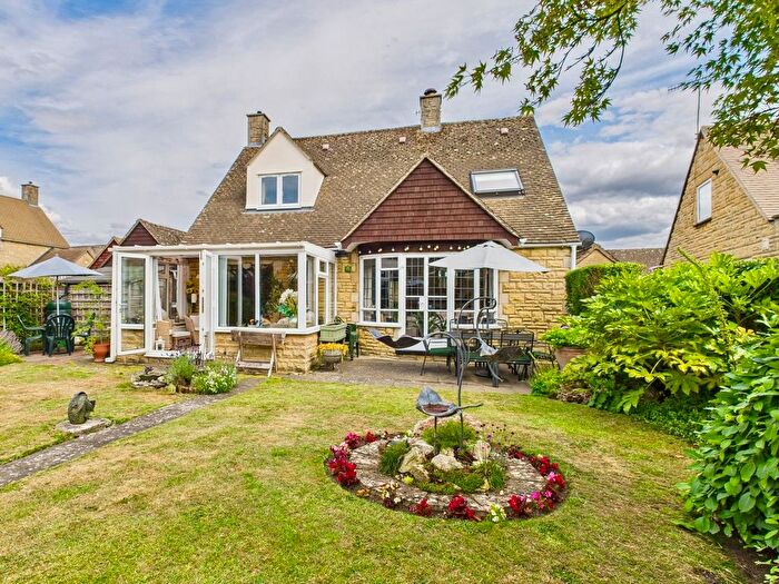 3 Bedroom Detached House For Sale In Letch Hill Drive, Bourton-On-The-Water, GL54