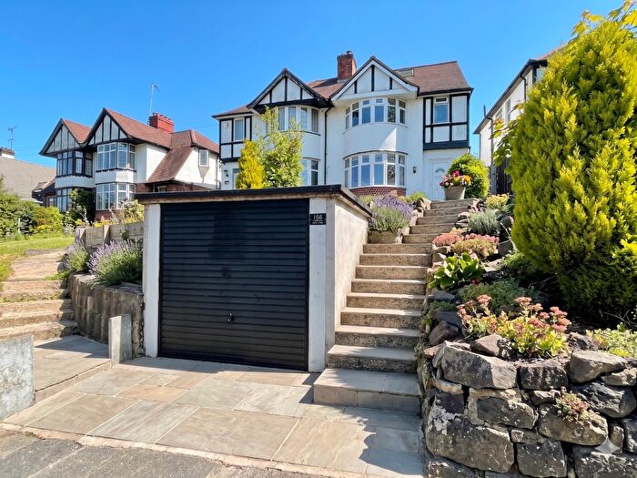 4 Bedroom Semi Detached House For Sale In Stockingstone Road, Luton, Bedfordshire, LU2