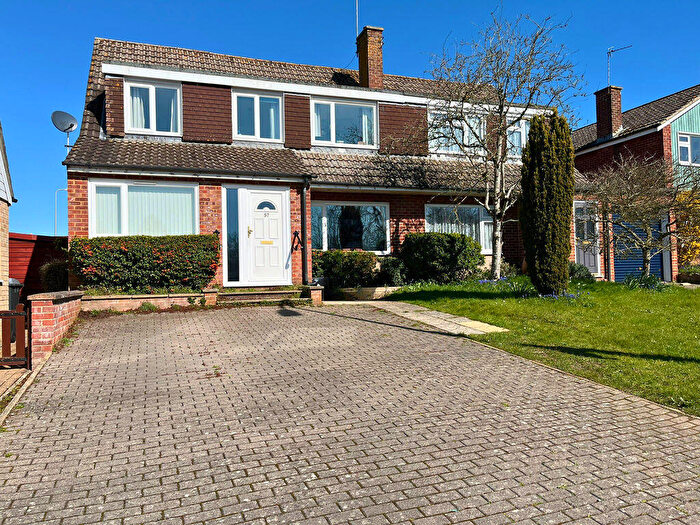 5 Bedroom Semi Detached House For Sale In Lower Way, Thatcham, RG19