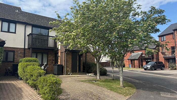 2 Bedroom Flat To Rent In Catalina Drive, Baiter Park, BH15
