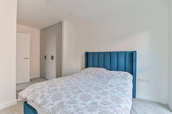 1 Bedroom Flat To Rent In Woodberry Down, Stoke Newington, London, N4