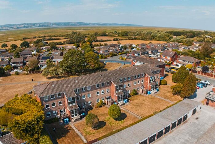 2 Bedroom Apartment For Sale In Dee View Court, Neston, Cheshire, CH64