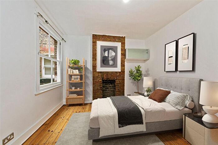 2 Bedroom Flat For Sale In Kenley Road, St Margarets, Twickenham, TW1