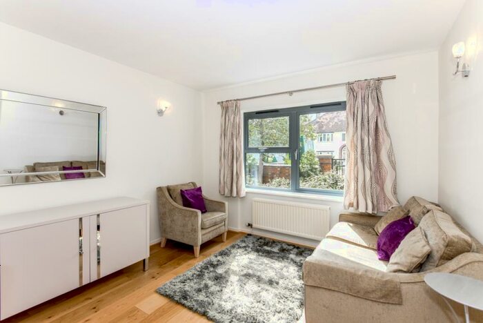 2 Bedroom Apartment To Rent In Banbury Road, Oxford, OX2