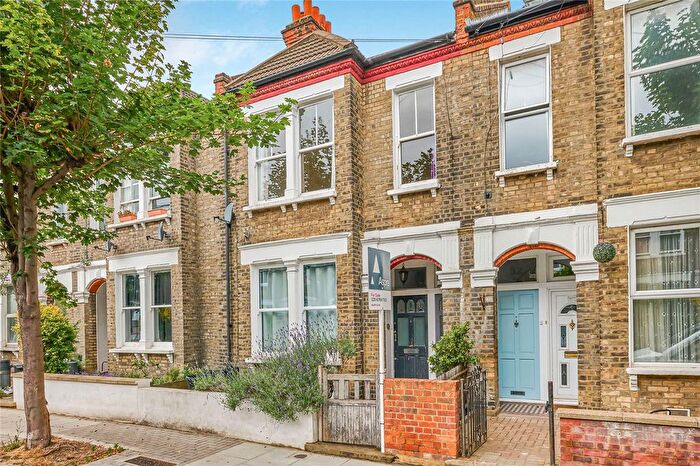 2 Bedroom Maisonette For Sale In Avarn Road, Tooting Broadway, SW17