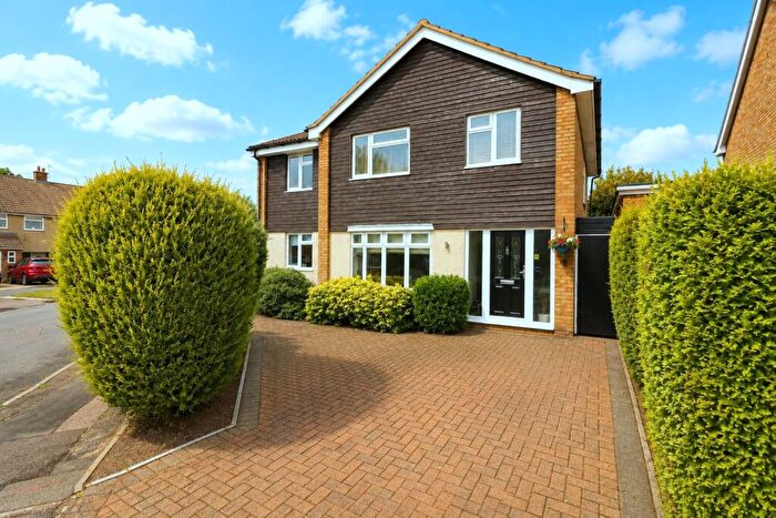 4 Bedroom Detached House For Sale In Whitehill Road, Barton Le Clay, Bedfordshire, MK45
