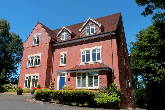 2 Bedroom Flat To Rent In Durley House, Kenelm Road, Off Manor Hill, Sutton Coldfield, B73