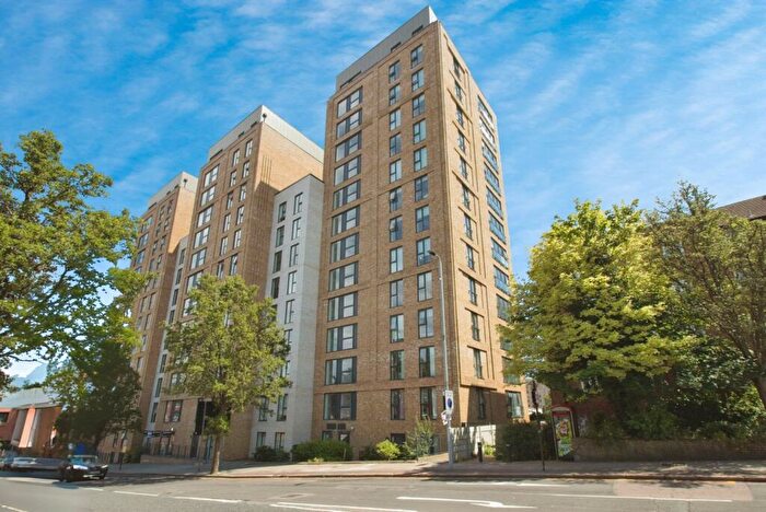 2 Bedroom Flat For Sale In Wellington Street, London, SE18