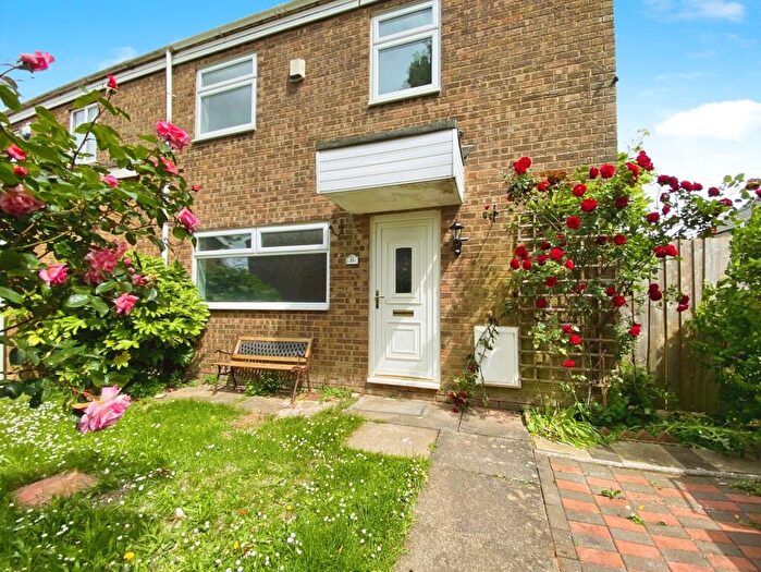 3 Bedroom Terraced House To Rent In Appleby Close, Banbury, Oxfordshire, OX16