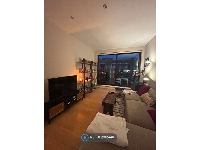 1 Bedroom Flat To Rent In Mare Street, London, E8