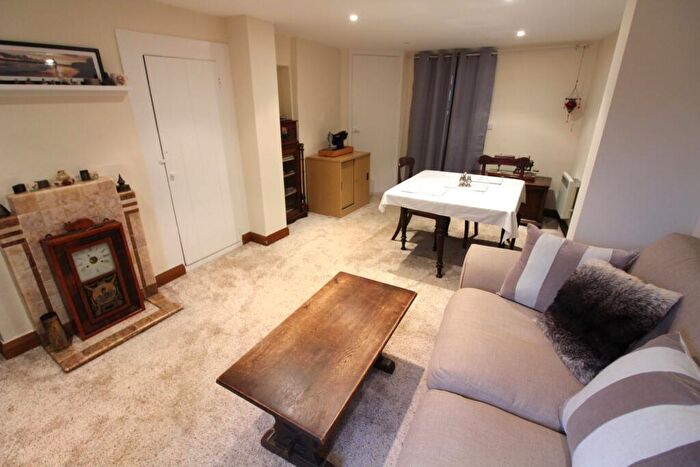 2 Bedroom Cottage For Sale In East End, Hook Norton, OX15