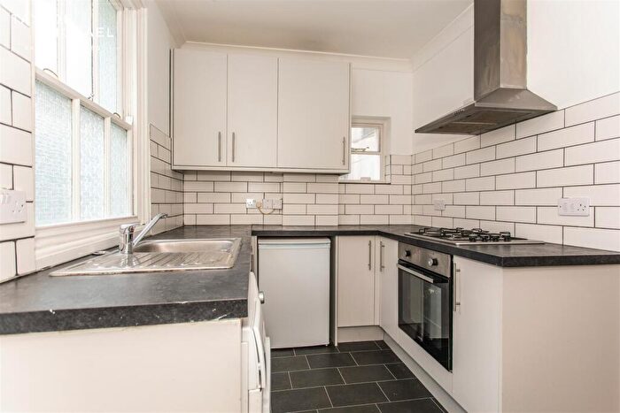 2 Bedroom Flat To Rent In Brunswick Road, Brighton, BN3