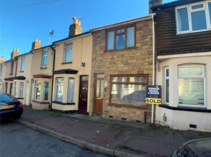 3 Bedroom Terraced House To Rent In Castle Road, Chatham ME4