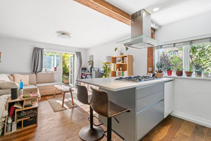 1 Bedroom Flat For Sale In Darlington Road, London, SE27