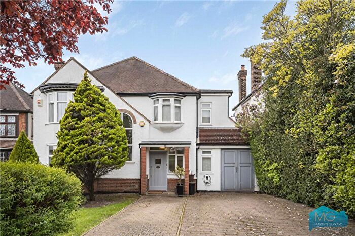 4 Bedroom Detached House For Sale In Hillside Grove, Mill Hill, London, NW7