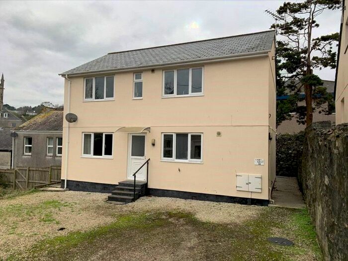 2 Bedroom Flat To Rent In South Street, St Austell, PL25