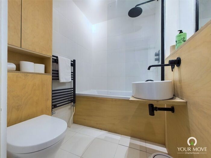 2 Bedroom Flat To Rent In King Street, Margate, Kent, CT9