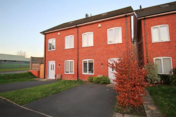 3 Bedroom Semi Detached House For Sale In Hillside Close, Hyde, SK14