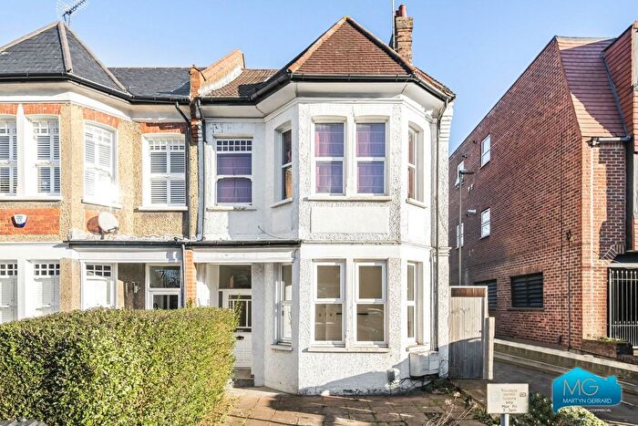 2 Bedroom Flat For Sale In Dollis Park, Finchley, N3