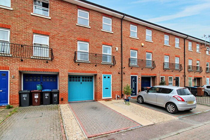 4 Bedroom House For Sale In Oaklands Wood, Hatfield, AL10