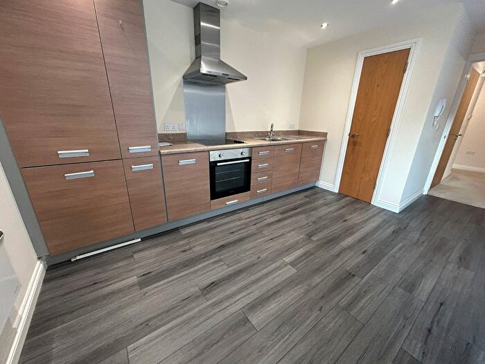 2 Bedroom Flat To Rent In Canal Street, Nottingham, Nottinghamshire, NG1