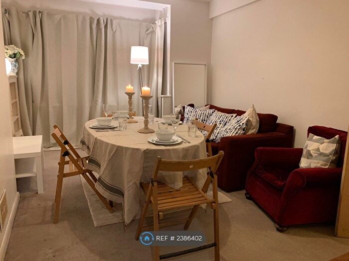 1 Bedroom Flat To Rent In St. Georges Court, London, SE1