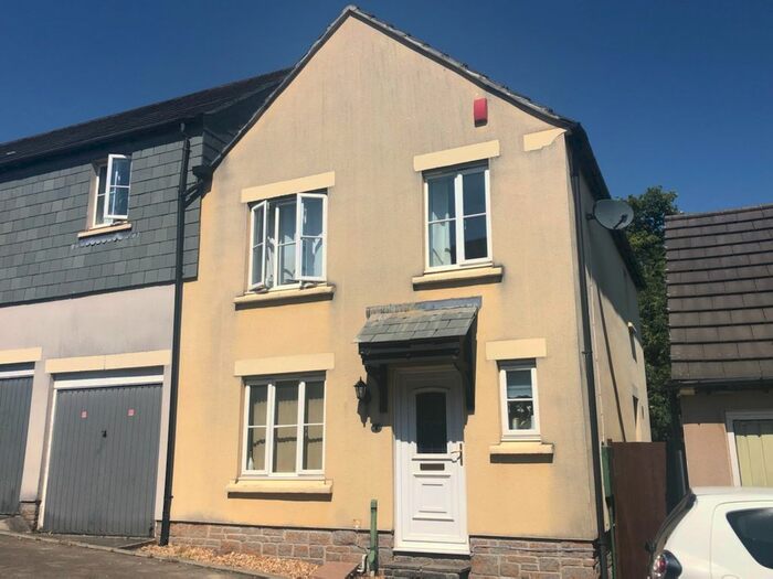 3 Bedroom Property To Rent In Lyndon Court, Pillmere, Saltash, PL12