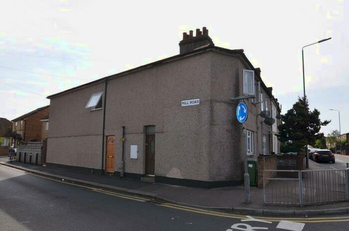 2 Bedroom Ground Flat To Rent In Brook Street, Erith, DA8