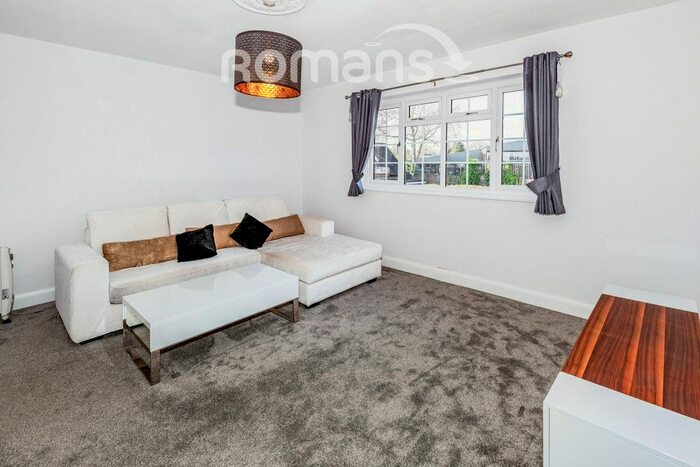 2 Bedroom Flat To Rent In St. Leonards Road, Windsor, SL4