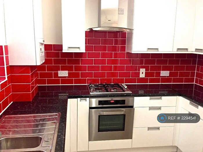 2 Bedroom Flat To Rent In Frendsbury Road, London, SE4