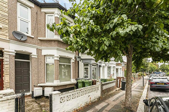 1 Bedroom Flat To Rent In Havant Road, Walthamstow, London, E17