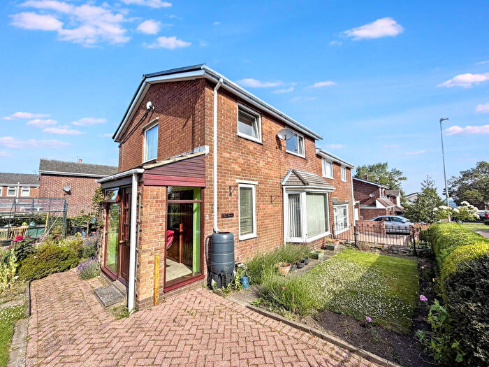 3 Bedroom Semi-Detached House For Sale In Warrens Walk, Blaydon, Blaydon-on-Tyne, Tyne And Wear, NE21
