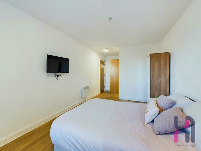5 Bedroom Flat To Rent In Arndale House, - London Road, Liverpool, L3