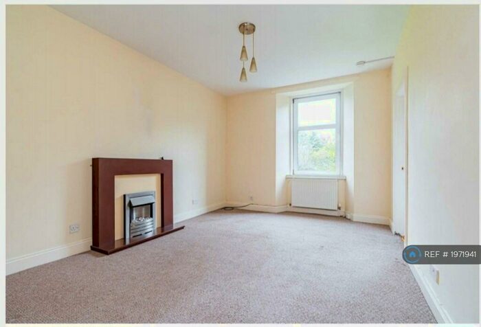 2 Bedroom Flat To Rent In James Street, Dunfermline, KY12