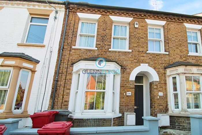 2 Bedroom Terraced House To Rent In Albert Street, Slough, SL1