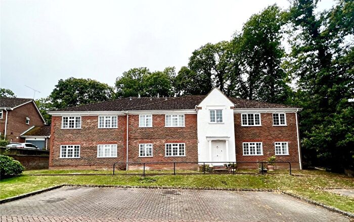1 Bedroom Flat To Rent In Hawkesworth Drive, Bagshot, GU19