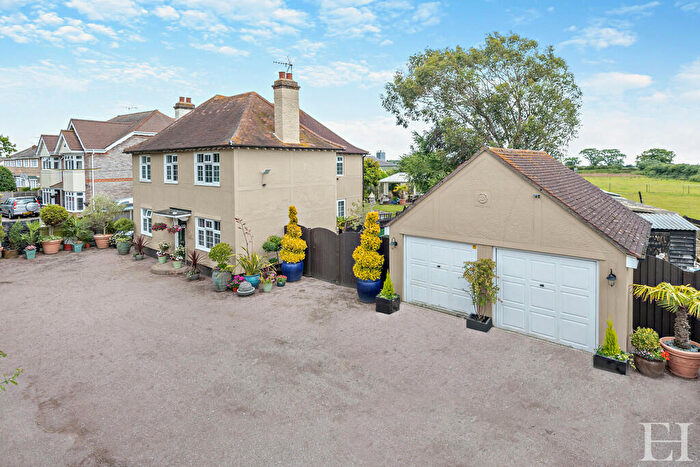 4 Bedroom Detached House For Sale In Great Holland, Frinton-on-Sea, CO13