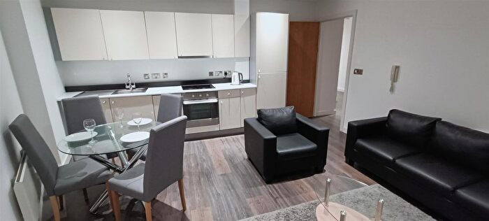 2 Bedroom Flat To Rent In Apartment, Alexandra Tower, L3