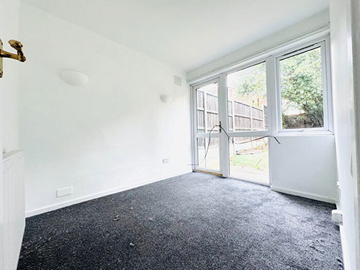 1 Bedroom Flat To Rent In Bampton Road, London, SE23