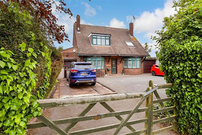 3 Bedroom Chalet For Sale In Christmas Lane, High Halstow, Rochester, Kent, ME3
