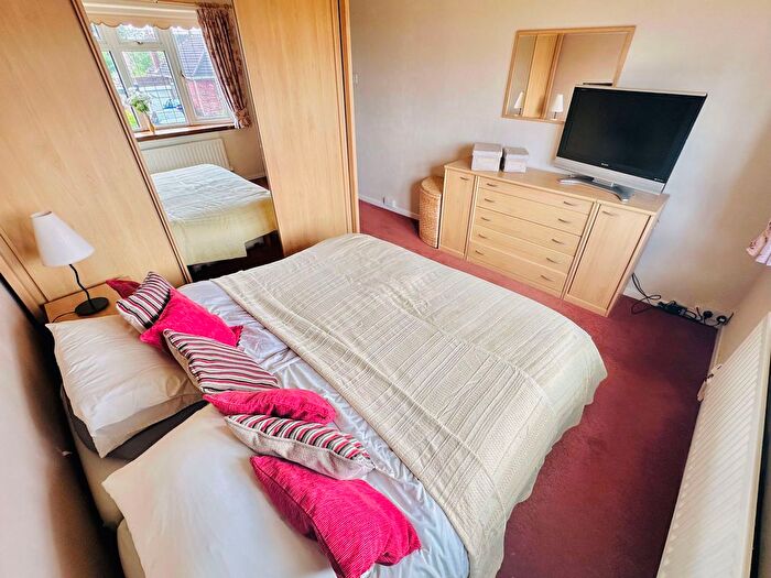 3 Bedroom Bungalow For Sale In Spencer Close, The Straits, Lower Gornal, DY3